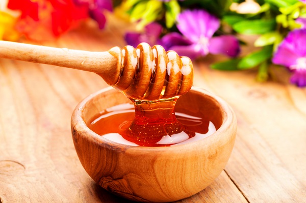 Mặt nạ mật ong: B&iacute; quyết cho l&agrave;n da đẹp kh&ocirc;ng t&igrave; vết