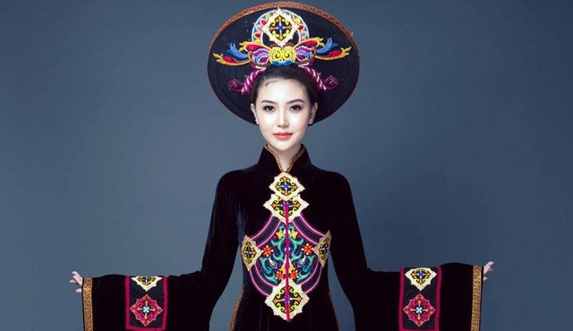 Ngọc Duy&ecirc;n ki&ecirc;u sa trong trang phục &aacute;o d&agrave;i tại Miss Global Beauty Queen