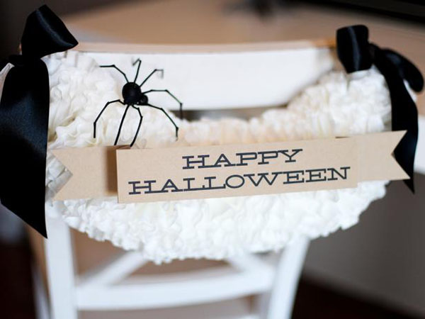 Tự trang tr&iacute; nh&agrave; đẹp, độc trong dịp lễ Halloween