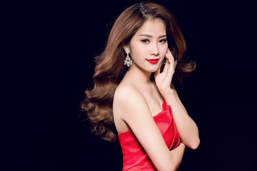 Nam Em v&agrave; những bộ bikini 'đốt mắt' người xem khi tham dự Miss Earth 2016