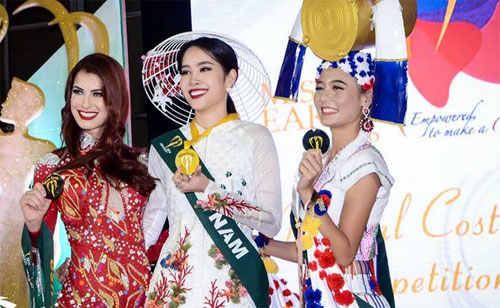 Nam Em v&agrave; những bộ bikini 'đốt mắt' người xem khi tham dự Miss Earth 2016