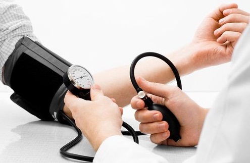 Điều g&igrave; xảy ra nếu cơ thể bạn thiếu nước thường xuy&ecirc;n