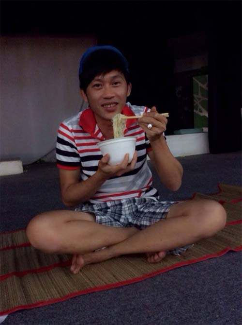 Ho&agrave;i Linh: Nghệ sĩ 'n&ocirc;ng d&acirc;n' của kh&aacute;n giả Việt