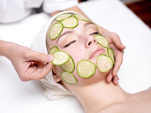 Những lưu &yacute; khi d&ugrave;ng mặt nạ dưỡng da ph&aacute;i nữ n&ecirc;n cẩn thận