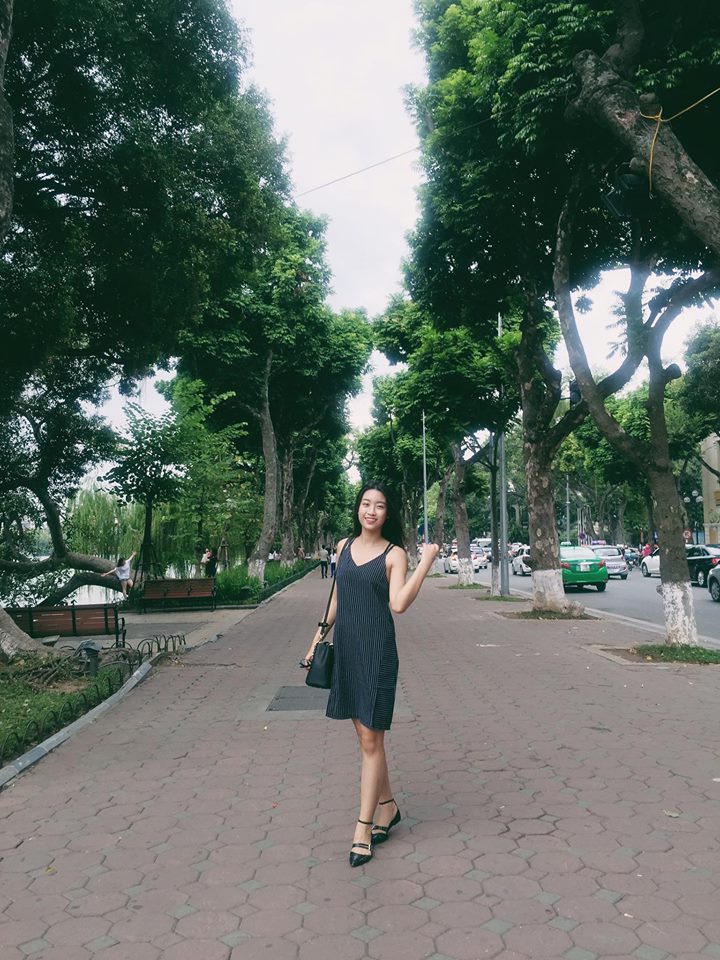 Ngẩn ngơ với gu thời trang đời thường, giản dị của Đỗ Mỹ Linh