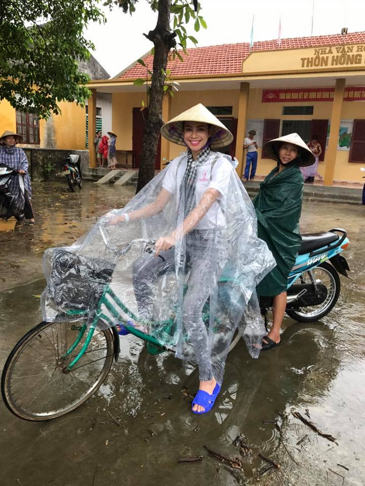 Phạm Hương giản dị nhưng vẫn 'đẹp' trong l&ograve;ng c&ocirc;ng ch&uacute;ng