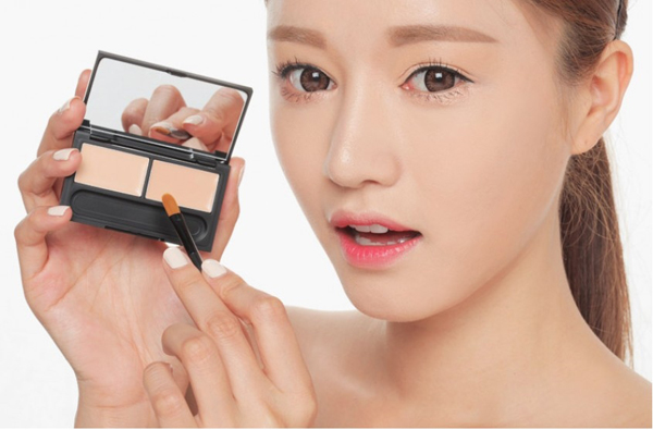 7 m&oacute;n đồ trang điểm kh&ocirc;ng thể thiếu trong t&uacute;i x&aacute;ch của c&aacute;c n&agrave;ng