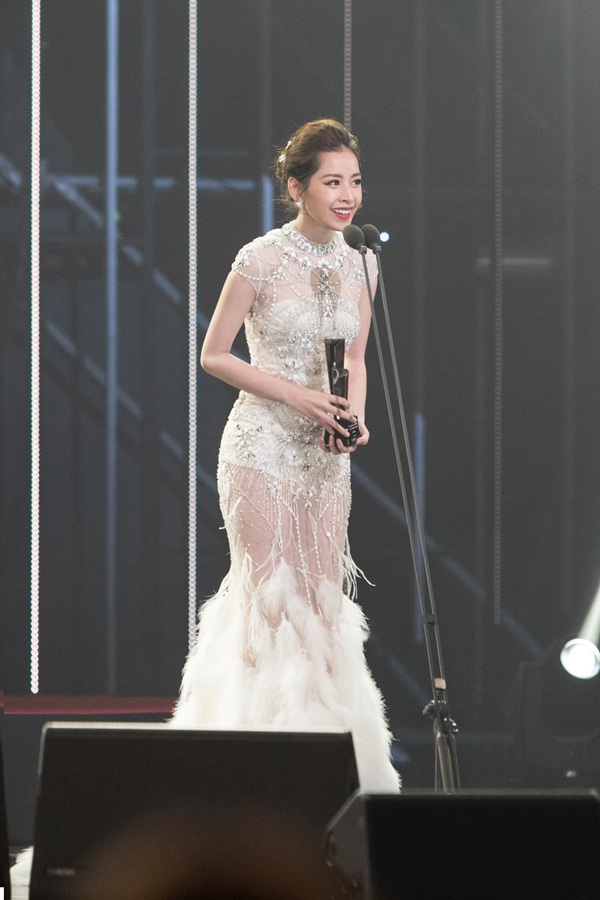 Chi Pu được đ&agrave;i KBS phỏng vấn sau chiến thắng tại Asia Artist Awards 2016