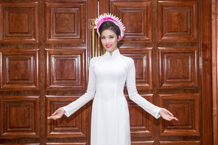 Ngắm nhan sắc sao Việt khi mặc áo dài Ngắm nhan sắc sao Việt khi mặc áo dài