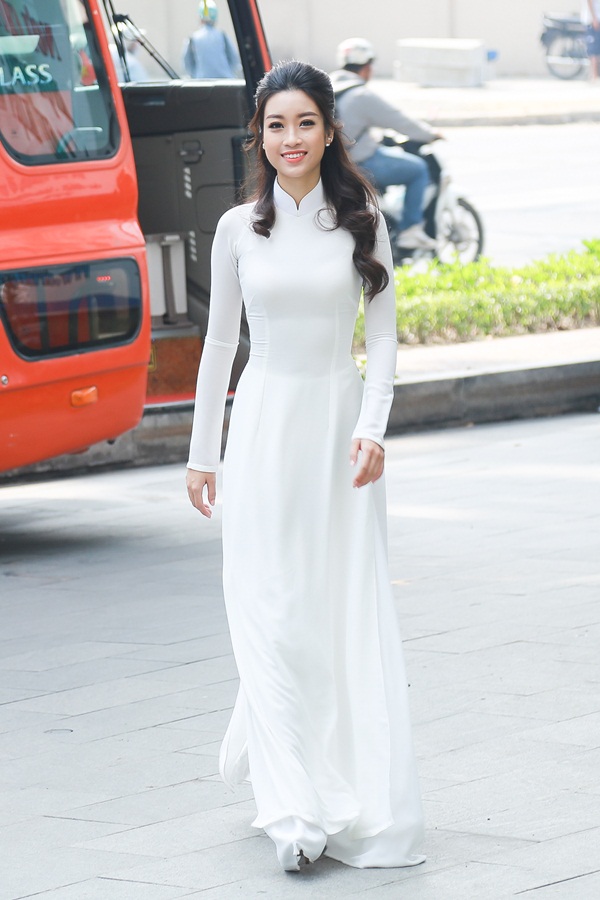 Ngắm nhan sắc sao Việt khi mặc &aacute;o d&agrave;i