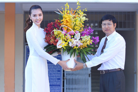Sao Việt bồi hồi hướng về ngày Nhà giáo Việt Nam 20/11 Sao Việt bồi hồi hướng về ngày Nhà giáo Việt Nam 20/11