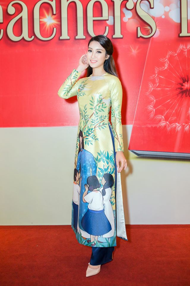 Hoa hậu Đỗ Mỹ Linh li&ecirc;n tục khoe v&ograve;ng eo con kiến gợi cảm