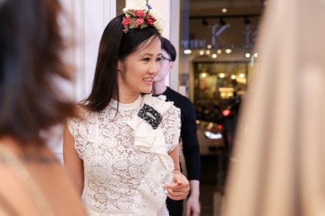 D&ugrave; đang bị ốm nhưng hoa hậu Thu Thảo vẫn đẹp đến nao l&ograve;ng