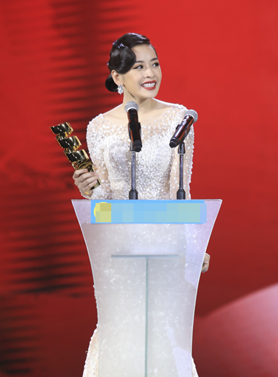 Nh&igrave;n lại một năm th&agrave;nh c&ocirc;ng rực rỡ của Chi Pu