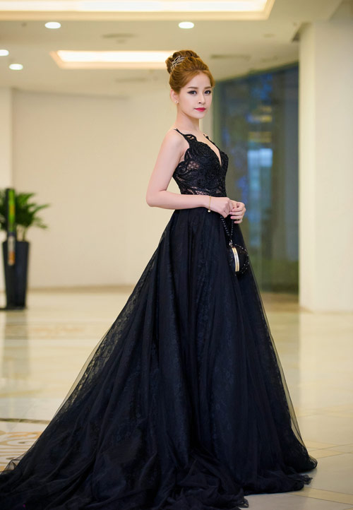 Nh&igrave;n lại một năm th&agrave;nh c&ocirc;ng rực rỡ của Chi Pu