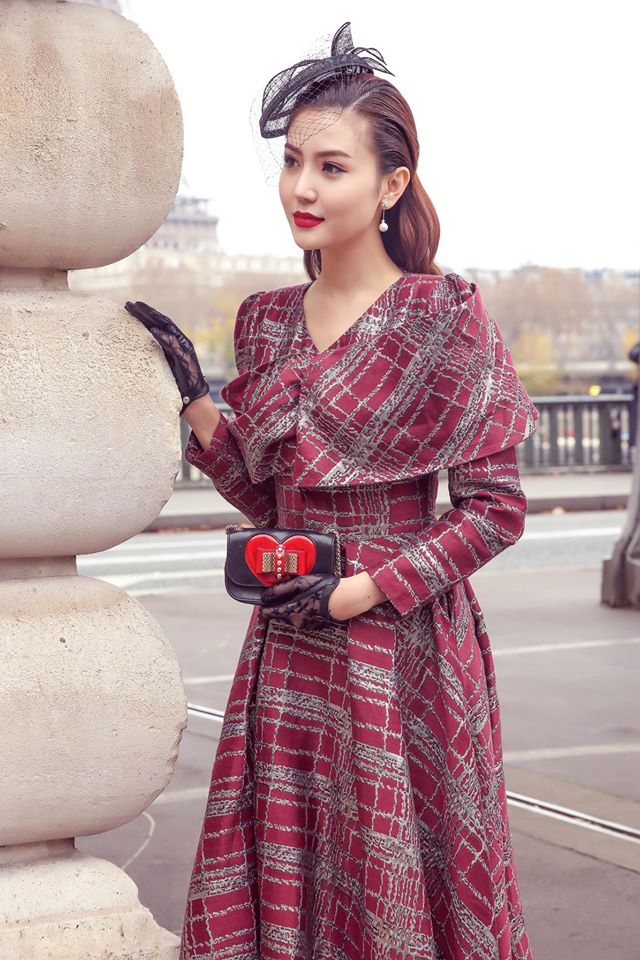 'Nữ hoàng sắc đẹp toàn cầu' Ngọc Duyên gây ấn tượng trên phố Paris