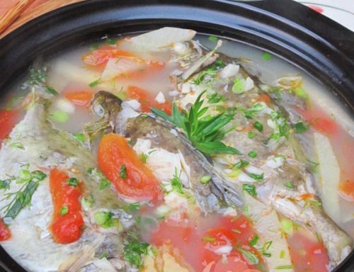 C&aacute;ch l&agrave;m m&oacute;n canh c&aacute; nấu chua thơm ngon n&oacute;ng hổi vừa thổi vừa ăn - ảnh 1