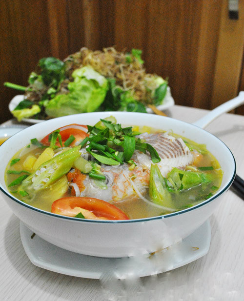 C&aacute;ch l&agrave;m m&oacute;n canh c&aacute; nấu chua thơm ngon n&oacute;ng hổi vừa thổi vừa ăn - ảnh 4