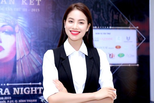 'M&ecirc; hoặc' với phong c&aacute;ch trang điểm ấn tượng của hoa hậu Phạm Hương