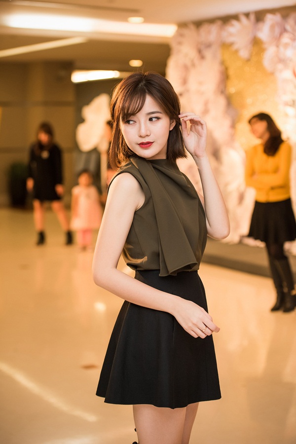 Thụy V&acirc;n vai trần giữa gi&aacute; lạnh, Tố Như lần đầu sexy 
