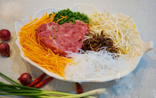 Cách làm món nem rán truyền thống ngày Tết 