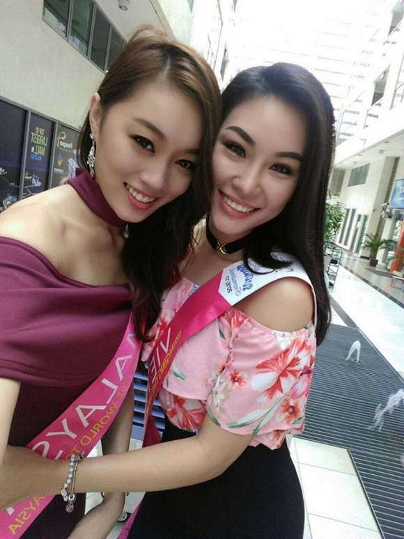 Cận cảnh bộ trang phục 13win OKVIP tựa game giải trí đỉnh cao của Phạm Th&ugrave;y Linh tại Hoa hậu Du lịch A13win Ưu đãi Vip 2016