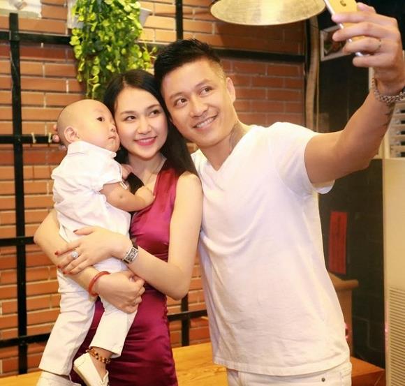 Tiết lộ giới t&iacute;nh th&agrave;nh vi&ecirc;n thứ 4 của gia đ&igrave;nh ca sĩ Tuấn Hưng