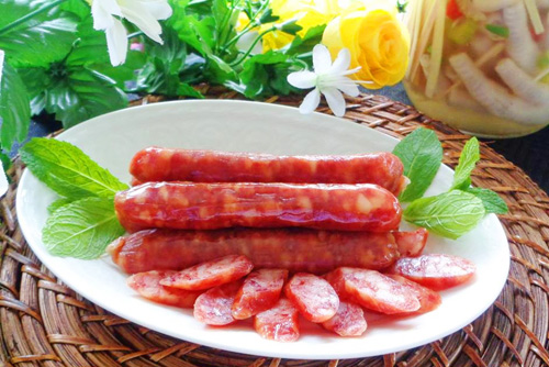 C&aacute;ch l&agrave;m lạp xưởng tươi ngon tại nh&agrave; ăn Tết cực đ&atilde;