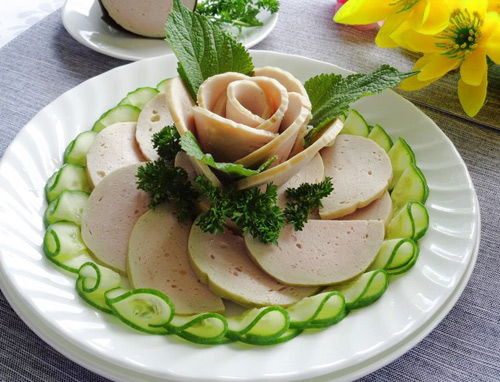 Cách làm giò lụa chuẩn, không hàn the cho Tết