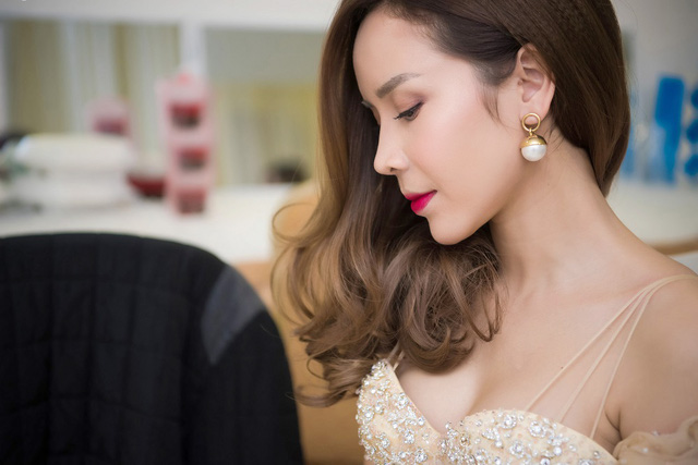 Cận cảnh nhan sắc ca sĩ Lưu Hương Giang sau phẫu thuật thẩm mỹ