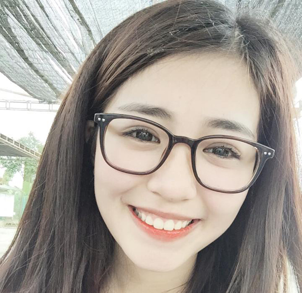 B&iacute; quyết trang điểm cho c&ocirc; n&agrave;ng &lsquo;4 mắt&rsquo; lung linh đi chơi Tết