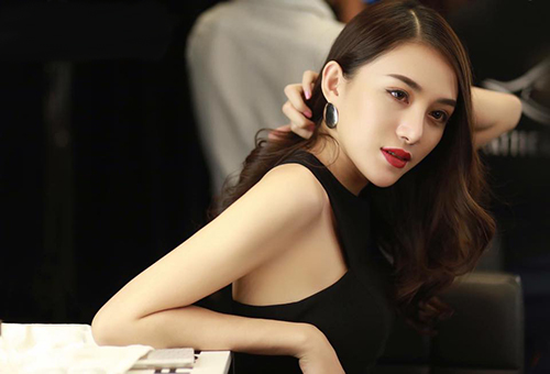Ngắm nhan sắc gợi cảm của d&agrave;n mỹ nh&acirc;n Việt tuổi Dậu