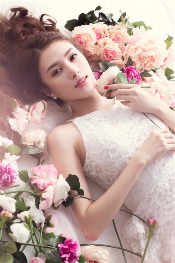 Ngắm nhan sắc gợi cảm của d&agrave;n mỹ nh&acirc;n Việt tuổi Dậu