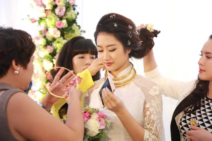 Loạt qu&agrave; cưới 'khủng' chồng đại gia tặng Hoa hậu Thu Ng&acirc;n