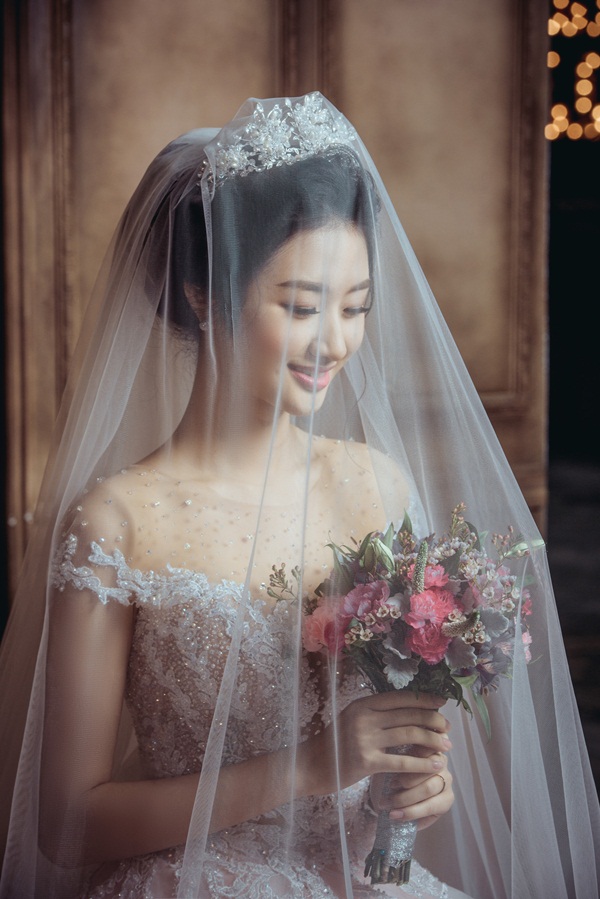 Trọn bộ ảnh cưới của Hoa hậu Trần Thu Ng&acirc;n v&agrave; chồng đại gia 