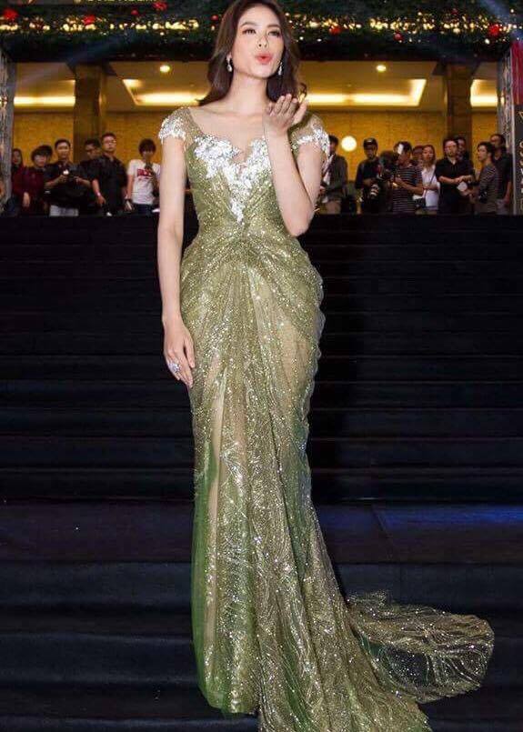 Phạm Hương đẹp tựa nữ thần tr&ecirc;n thảm đỏ Gala WeChoice Awards 2016