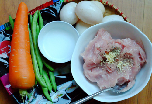 C&aacute;ch l&agrave;m nem c&ocirc;ng chả phượng đẹp mắt cho m&acirc;m cỗ Tết