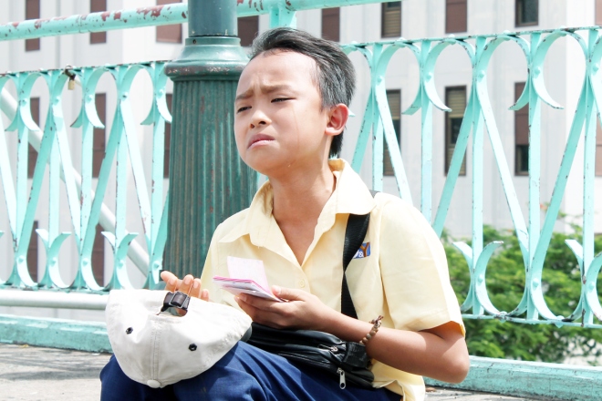 ho-van-cuong-khoc-trong-mv-dau-tay
