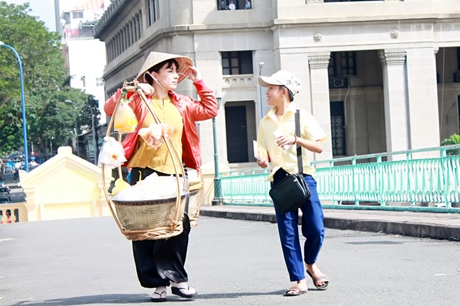 ho-van-cuong-khoc-trong-mv-dau-tay