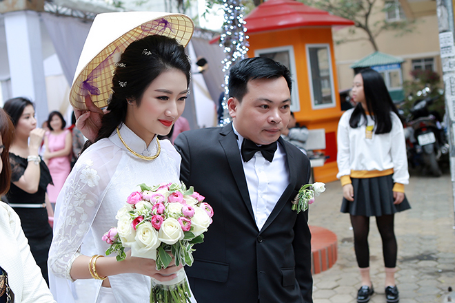 Hoa hậu Thu Ngân và chồng đại gia mời 1.000 khách tới dự tiệc cưới