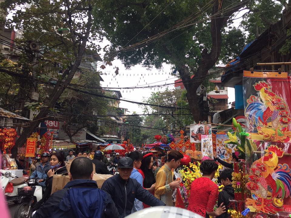 pho-hang-ma-ruc-ro-ngay-giap-Tet