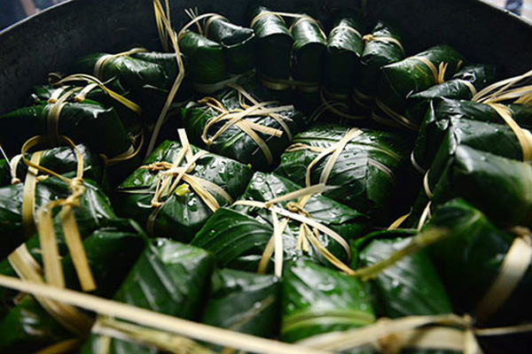 B&iacute; quyết luộc b&aacute;nh chưng xanh v&agrave; ngon