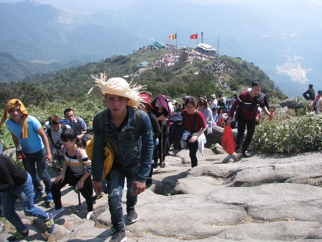 kinh-nghiem-du-lich-yen-tu-mua-le-hoi
