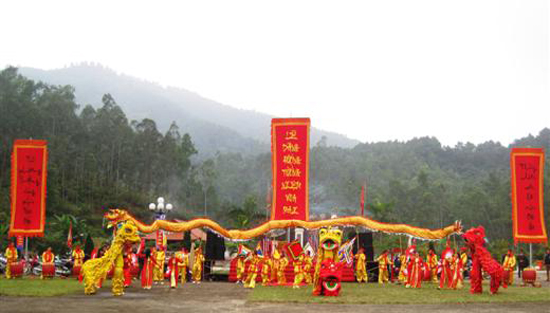 le-hoi-xuan-o-nam-trung-bo