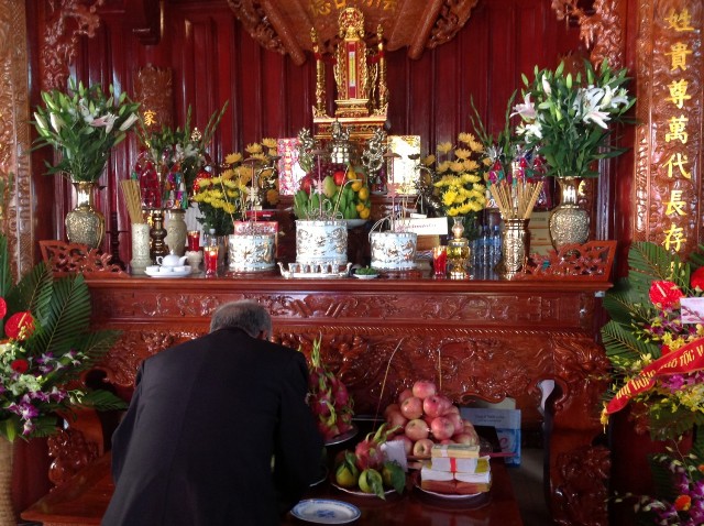 Văn khấn ng&agrave;y m&ugrave;ng Một Tết Nguy&ecirc;n Đ&aacute;n