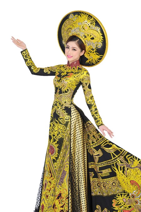 Thùy Dương mang 'Trống đồng Thăng Long' đi thi Hoa hậu Bản sắc toàn cầu Thùy Dương mang 'Trống đồng Thăng Long' đi thi Hoa hậu Bản sắc toàn cầu