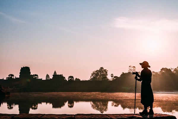 Xe Tuktuk l&agrave; một lựa chọn th&uacute; vị cho c&aacute;c bạn tại cả Phnom Penh v&agrave; Siemreap
