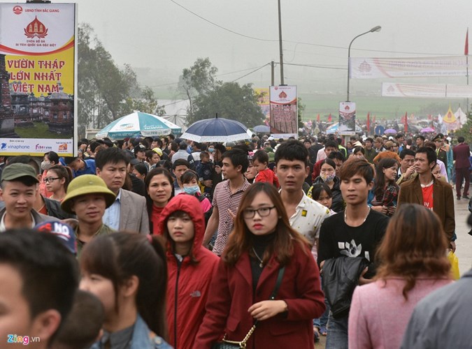 Kh&aacute;m ph&aacute; ng&ocirc;i ch&ugrave;a c&oacute; vườn th&aacute;p lớn nhất Việt Nam