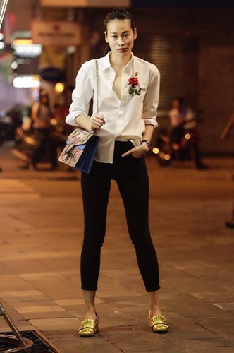 C&aacute;ch mix &aacute;o th&ecirc;u hoa hồng s&agrave;nh điệu như sao Việt