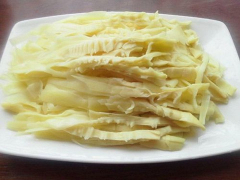 M&oacute;n ngon mỗi ng&agrave;y: Bữa cơm chống ngấy với măng x&agrave;o tỏi